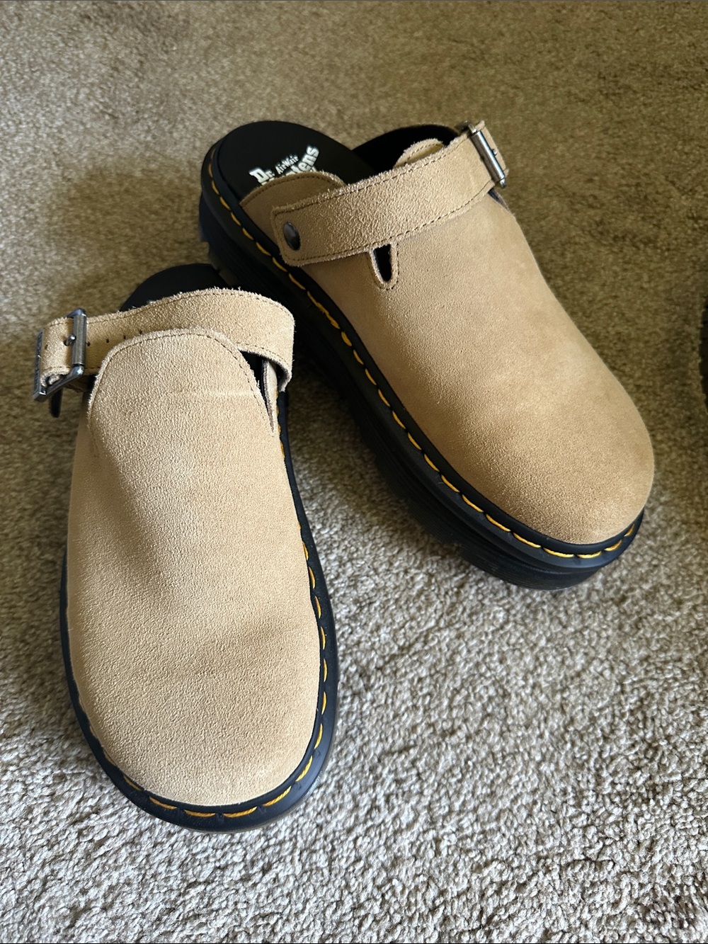Dr. Martens Beige Suede Buckle Clog zebzag platform - Picture 11 of 11